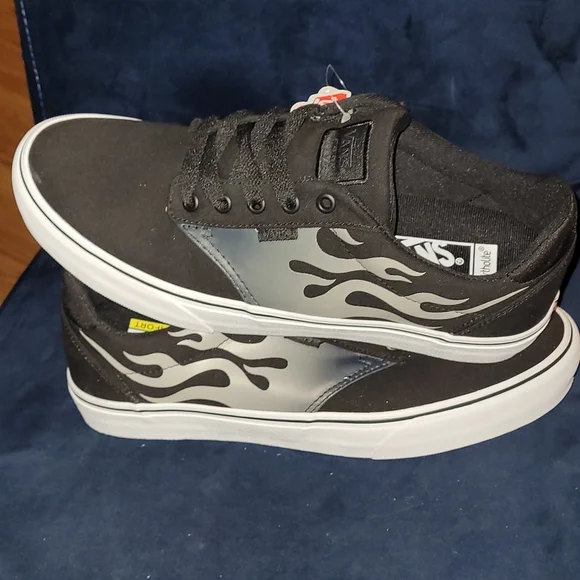 New Vans Atwood Faded Flame Deluxe sizes 8.5,11,11.5 and 12 - Picture 2 of 6